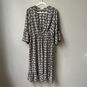 Skies Are Blue‎ Kimono Women's Medium Elephants Black Cream Boho Beachy Vacation